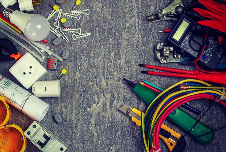 Electrical tools and a set of components for use in electrical installations